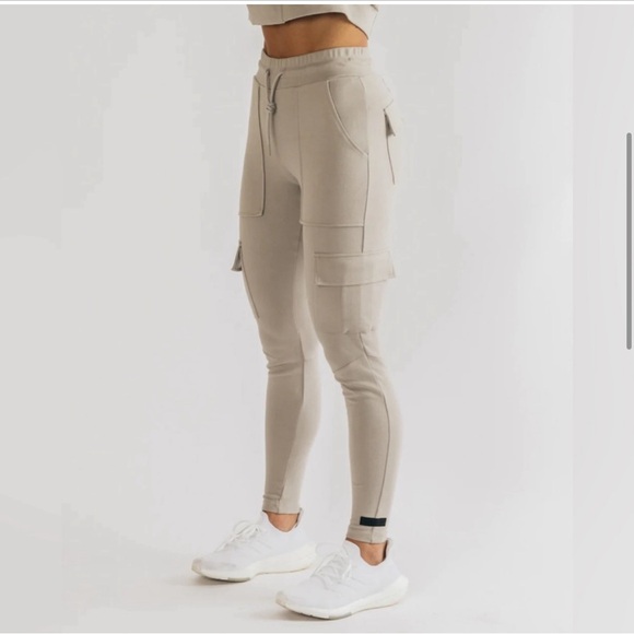 Alphalete Cargo Pants in Sand - Picture 3 of 3